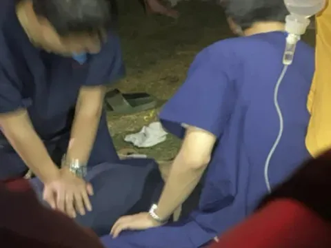 Người đàn ông tử vong do đột quỵ sau khi đá bóng