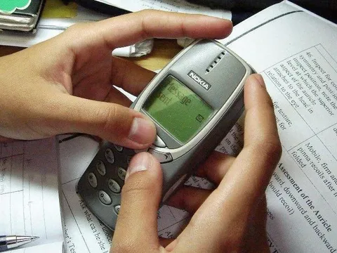 Chặn máy điện thoại di động 2G không hợp chuẩn từ ngày 01/3/2024
