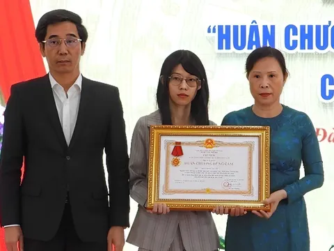 Truy tặng Huân chương Dũng cảm cho bảo vệ ngân hàng tử vong khi truy bắt cướp