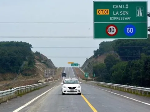 Cao tốc Cam Lộ-La Sơn sắp được mở rộng lên 4 làn xe