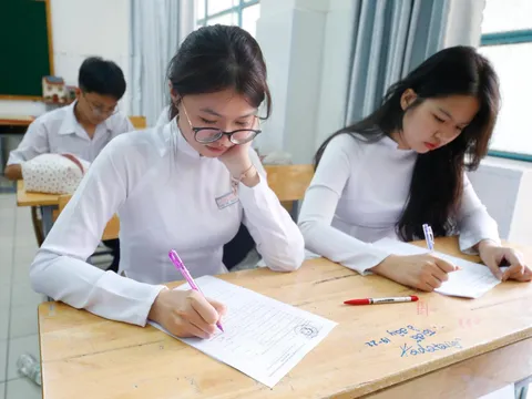 Thư viện đề thi tốt nghiệp THPT năm 2025 sẽ được tổng hợp từ đề khảo thí của địa phương
