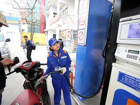 Đến hết ngày 31/3 doanh nghiệp kinh doanh xăng dầu không xuất hóa đơn điện tử sẽ bị xử lý