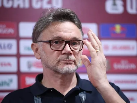 VFF chấm dứt hợp đồng với HLV Troussier