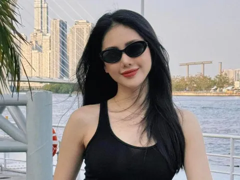 Động thái của Hoa hậu Bùi Quỳnh Hoa giữa ồn ào bị buộc thôi học