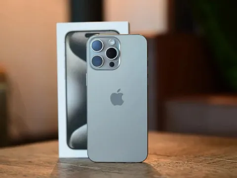 iPhone 15 Pro Max tiếp tục giảm giá sâu