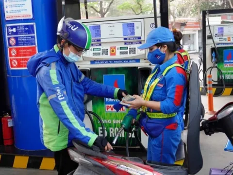Giá xăng dầu hôm nay 29/4: Diễn biến ra sao phiên đầu tuần?