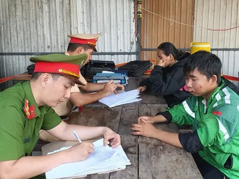 Nam thanh niên không chấp hành hiệu lệnh, tông ngã CSGT