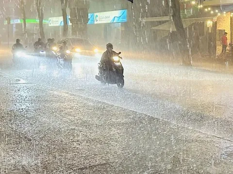 Nam Bộ sắp đón mưa lớn, giải tỏa cơn nắng nóng như thiêu đốt
