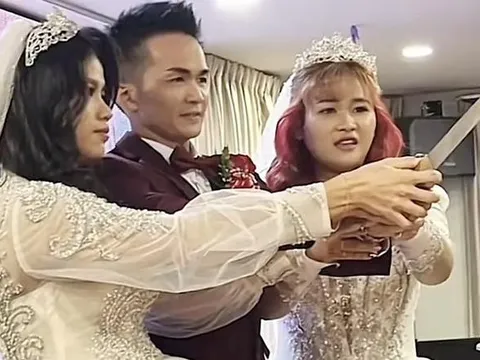 Độc lạ người đàn ông cùng lúc cưới 2 vợ và biểu cảm đặc biệt của hai cô dâu