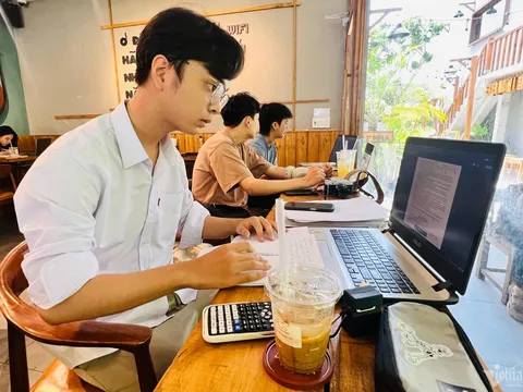 Tổng đài hỗ trợ thí sinh đăng ký dự thi tốt nghiệp THPT 2024