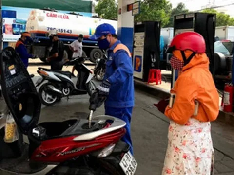 Giá xăng dầu hôm nay 11/5: Đồng loạt lao dốc