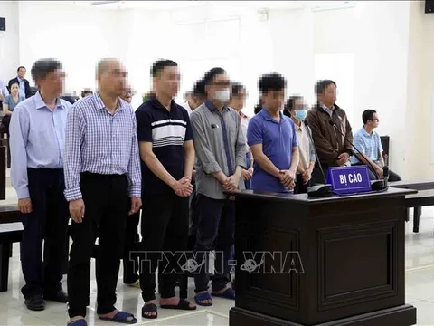 Cựu Bộ trưởng Bộ Y tế Nguyễn Thanh Long được giảm 1 năm tù
