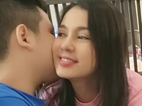 Việt Trinh phân trần về loạt hành động ôm, hôn con trai đang tuổi dậy thì