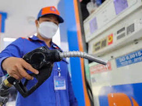Giá xăng dầu hôm nay 25/5/2024: Cập nhật giá xăng dầu trong nước, quốc tế