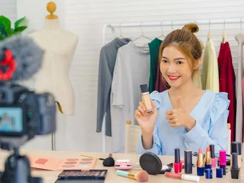 Livestream bán hàng trên mạng phải nộp thuế