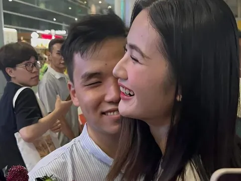 Hoa hậu Ý Nhi ôm bạn trai sau nhiều ngày xa cách