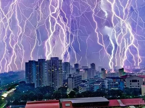 Singapore được coi là "thủ đô sấm sét" của thế giới