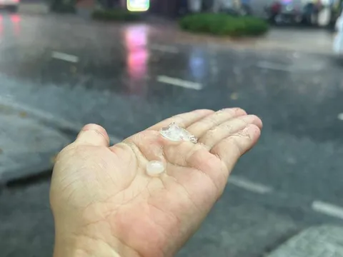 Vì sao TPHCM xuất hiện mưa đá?