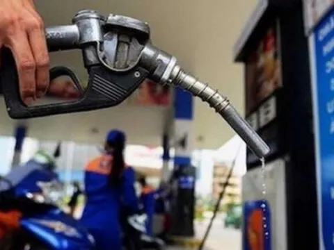 Giá xăng dầu hôm nay 5/7: Tiếp tục đi lên
