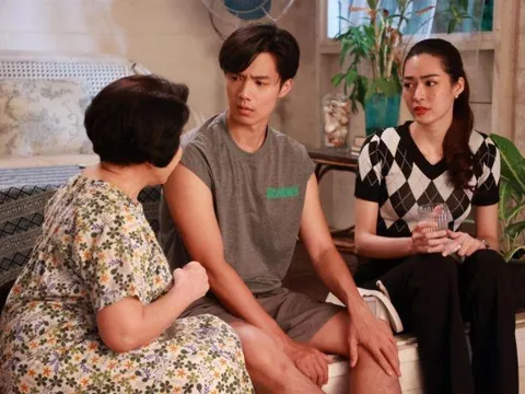 Đến thăm nơi ở của bác giúp việc, chồng tôi liền đón cả gia đình bác ấy về nhà tôi ở cùng