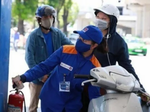 Giá xăng dầu hôm nay 23/7: Quay đầu giảm trước loạt thông tin trái chiều