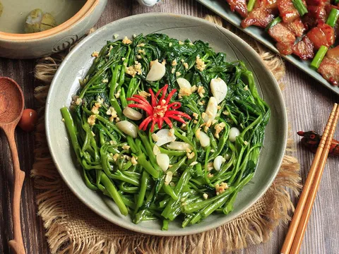Rau muống xào tỏi của Việt Nam lọt top món ngon nhất thế giới