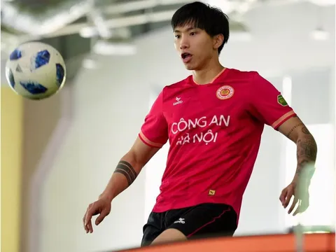 Đoàn Văn Hậu báo tin vui lớn