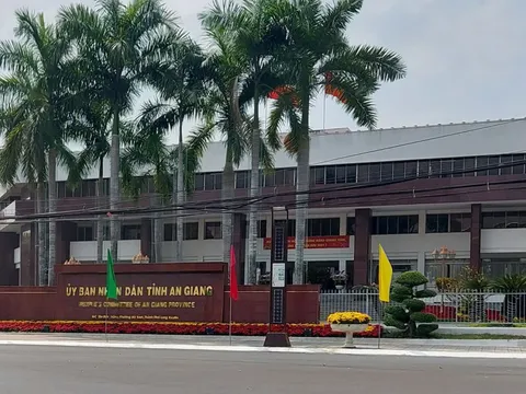 Bộ Chính trị khiển trách Ban Thường vụ Tỉnh ủy An Giang