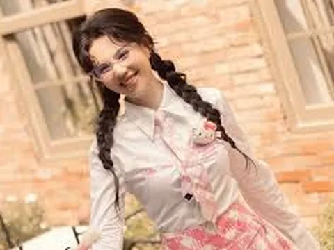 Vẻ đẹp khó tin của Ngọc Trinh sau khi liên tiếp thẩm mỹ