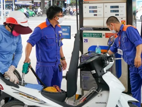 Giá xăng dầu hôm nay 21/8: Diễn biến ra sao trước loạt thông tin bất lợi?