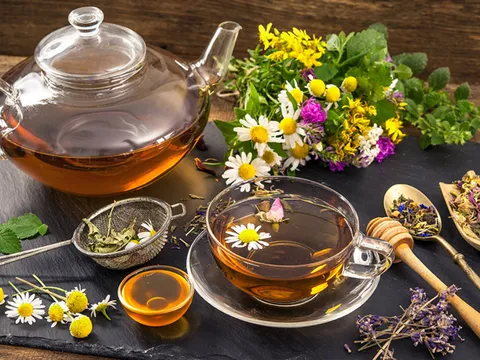 Thức uống nào giúp bạn giảm cân khi uống vào buổi tối?