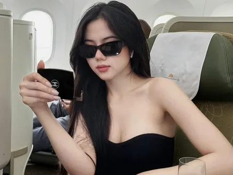 Bạn gái mới của Xemesis xinh như hoa hậu