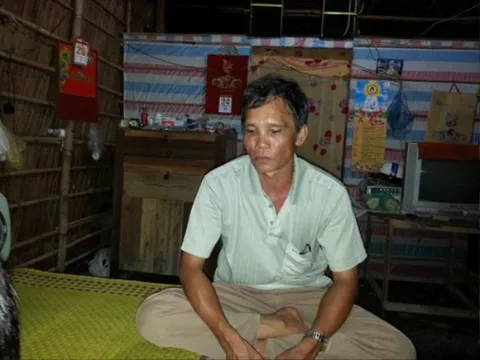 Người đàn ông nghèo trúng số 7.5 tỷ đồng, đem tiền làm từ thiện ở khắp nơi