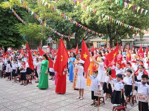 Nghiêm cấm trường học ép buộc học sinh may, mua đồng phục năm học mới