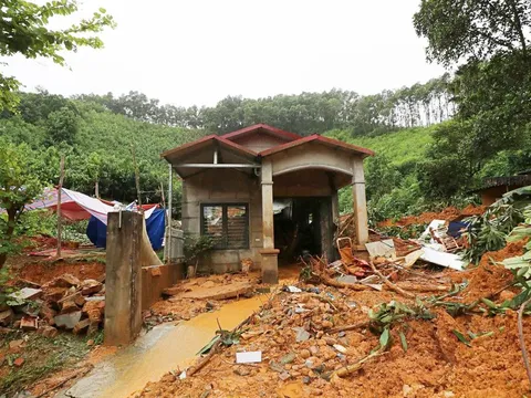 Gia đình cô giáo mầm non bị vùi lấp do sạt lở đất: 'Bé lớn 5 tuổi, cháu nhỏ mới gần 3 tháng tuổi'