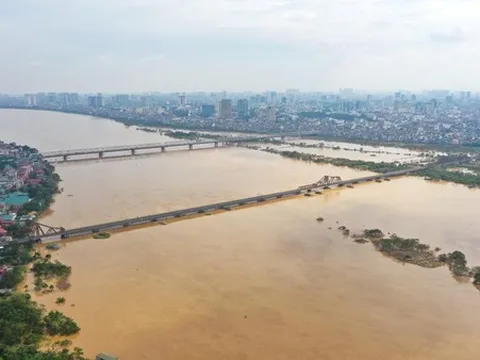 Rút lệnh báo động lũ sông Hồng tại 15 quận, huyện, thị xã của Hà Nội
