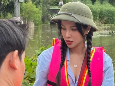 Diệp Lâm Anh phản pháo cực gắt khi bị chê mặc áo 'khoe thân' ở vùng lũ