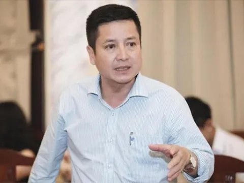 NSƯT Chí Trung gặp chuyện mà nhiều sao Việt đau đầu, lên mạng nhờ giúp