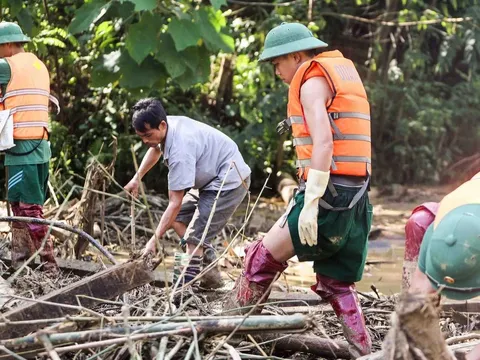 Sạt lở kinh hoàng tại Làng Nủ: Tìm thấy thi thể em bé 1 tuổi, còn 12 người mất tích