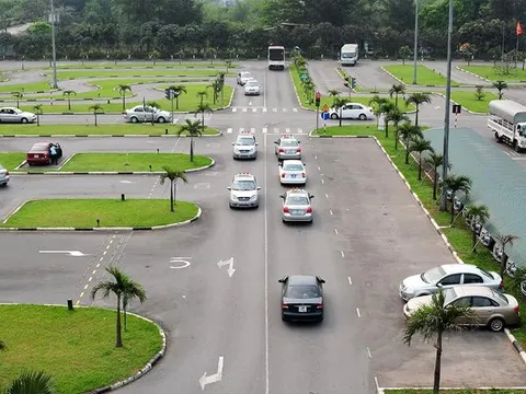 Các lỗi có thể bị trừ điểm trong sát hạch lái xe hạng B số tự động từ 01/01/2025