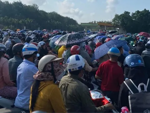 Khu du lịch Đại Nam chật cứng người ở ngày đầu tiên mở cửa miễn phí