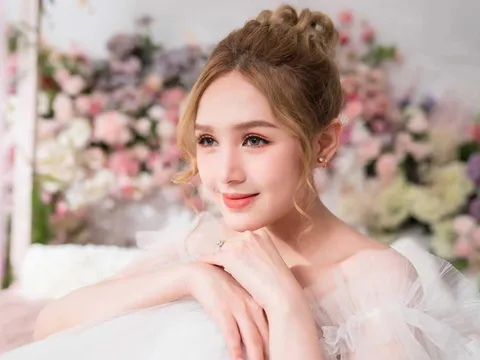 Xoài Non tung tin nhắn của kẻ nói xấu mình trên sóng livestream