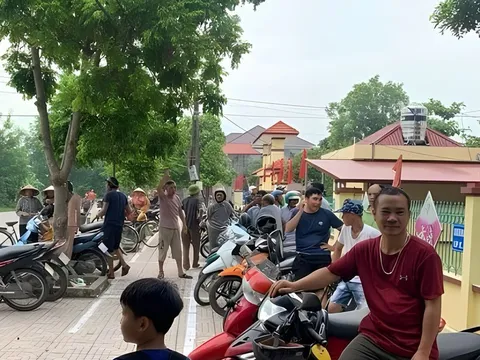 Con vào lớp 1: “Cả nhà cùng lo…”