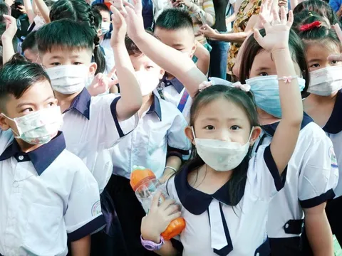 Đề xuất miễn học phí cho con giáo viên