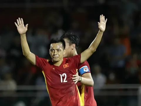Văn Quyết giã từ đội tuyển Việt Nam