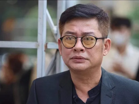 Nghệ sĩ Tấn Beo đi lại khó khăn, bật khóc khi đồng nghiệp tới thăm