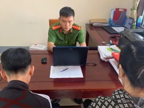 Khởi tố nam sinh lớp 11 bắt bạn học ăn đất, hút thuốc không nhả khói