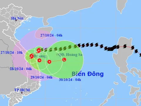 Bão Trà Mi đổ bộ giật cấp 12, tiến sát Đà Nẵng
