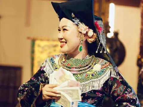 Bắt tạm giam 'cô đồng' Phan Thị Thu Trang