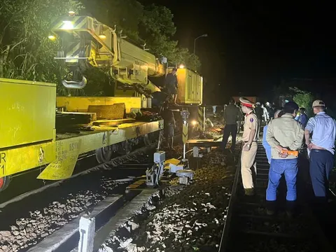 Tàu hoả trật bánh trong lúc qua đèo Hải Vân